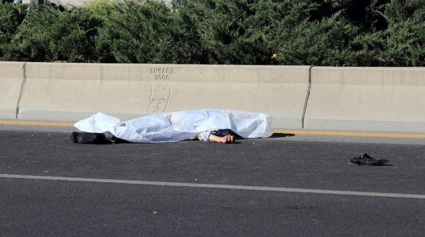 Evine Et G&ouml;t&uuml;r&uuml;rken Otomobil &Ccedil;arptı, &Ouml;ld&uuml;