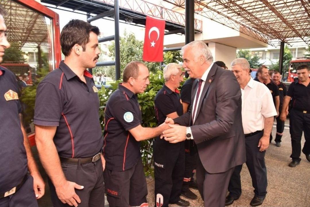 Vatandaş Rahat Bayram Ge&ccedil;irsin Diye B&uuml;y&uuml;kşehir G&ouml;rev Başında