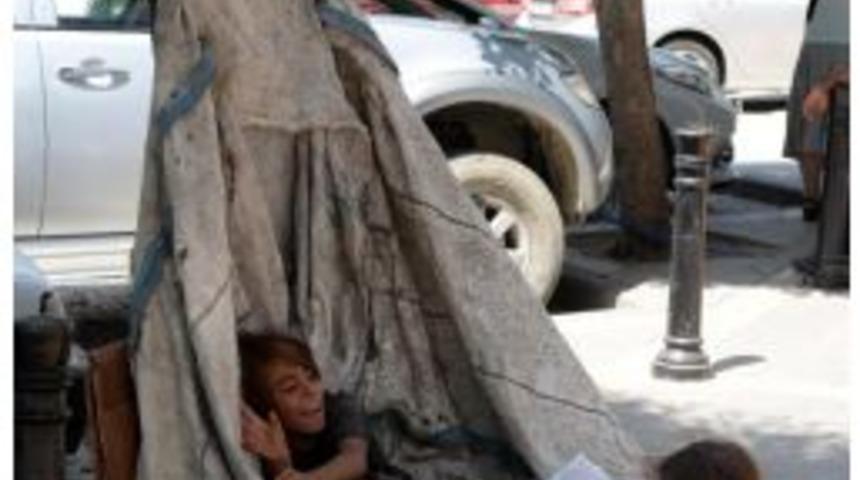 Atık Toplayan &Ccedil;ocukların Neşeli Molası