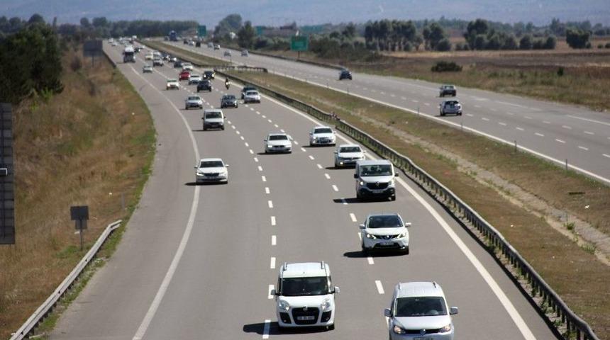 Bayram Tatili D&ouml;n&uuml;ş&uuml;nde Trafik Yoğunlaştı
