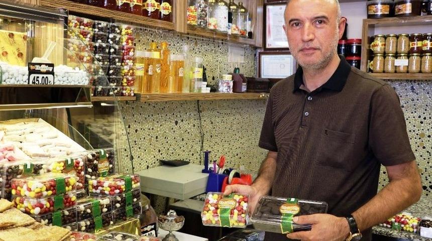 Bayramın G&ouml;zdesi Kayısı &Ccedil;ikolatası Ve Kayısı Kolonyası Oldu