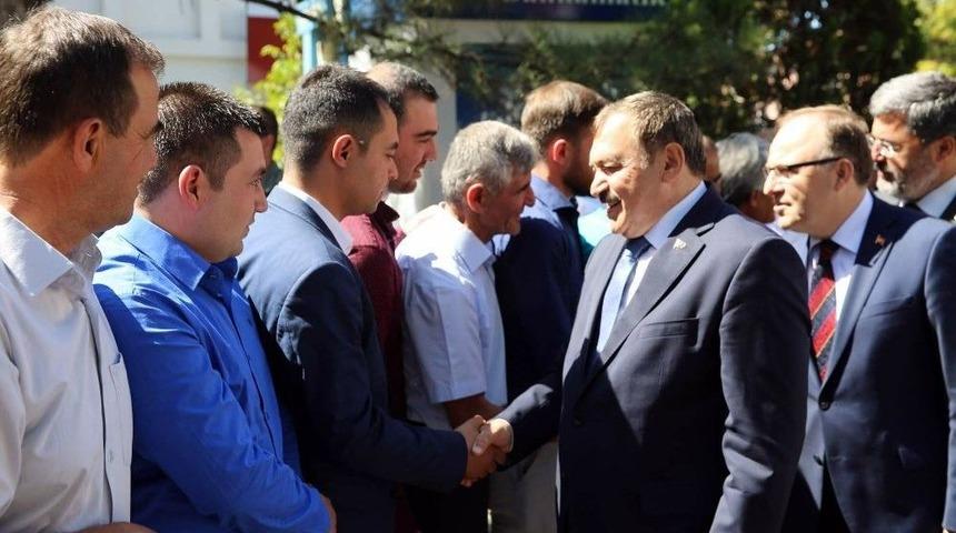 Bakan Eroğlu&rsquo;ndan, Trafik Yol Uygulamasında Polis Ve Jandarmaya Eşlik Etti