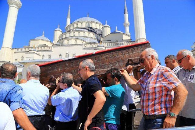 Türkçenin Ustası Emin Özdemir Son Yolculuğuna Uğurlandı