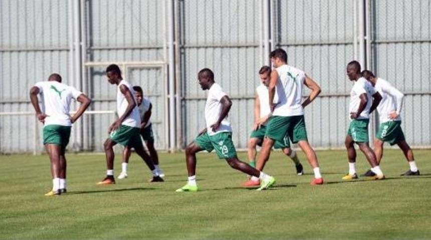 Bursaspor, Akhisar Belediyespor Hazırlıklarını S&uuml;rd&uuml;r&uuml;yor