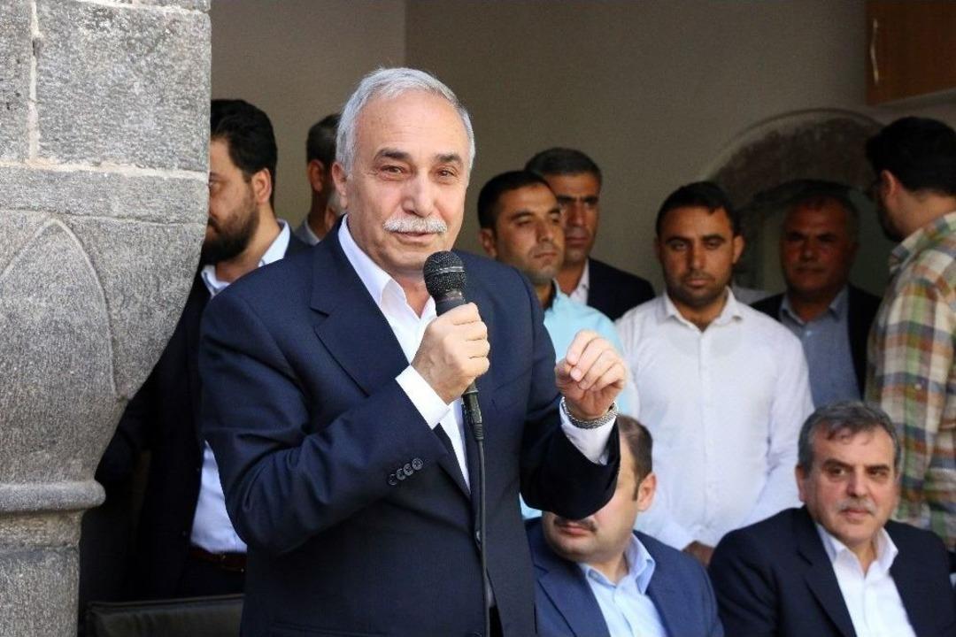 Bakan Fakıbaba: "bizi Ayırmaya &Ccedil;alışıyorlar"