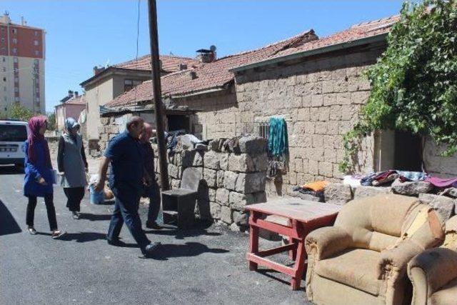 Çöplükten Yiyecek Toplayan Kadına Devletten Düzenli Yardım