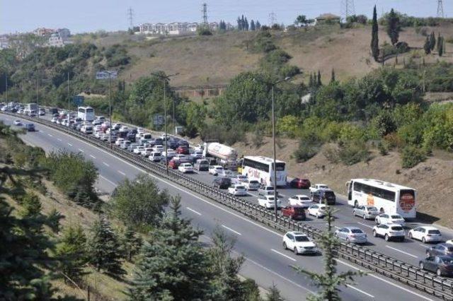 Kocaeli'nde Tatilcilerin Dönüş Yoğunluğu