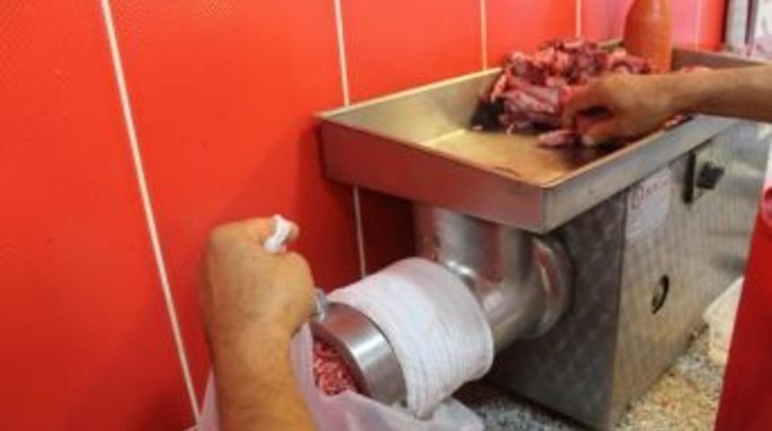 Kasaplardan Kıyma Mesaisi