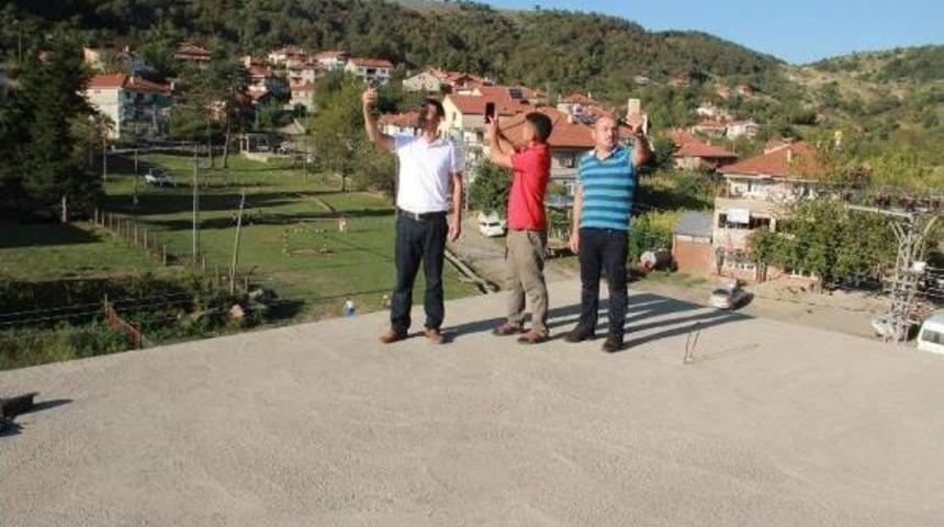 Cep Telefonuyla Konuşabilmek I&ccedil;in Imza Kampanyası Başlattılar