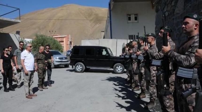 Hakkari Valisi Toprak; 'şehit Polisin Kanı Yerde Kalmadı'