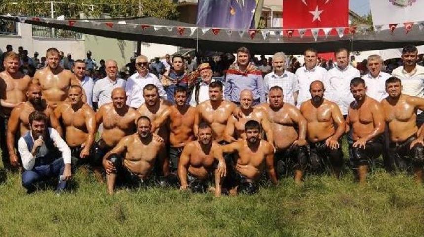 Kula'da Serhat G&ouml;kmen Başpehlivan