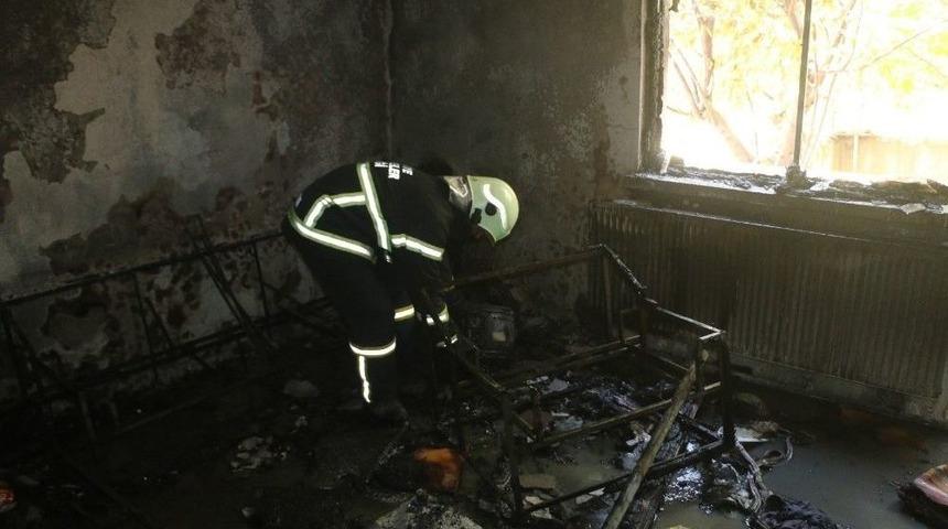 K&uuml;tahya&rsquo;da Ev Yangını