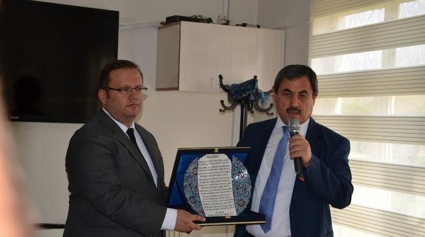 Başkan Eser&rsquo;den Kaymakam &Ouml;zdemir&rsquo;e Veda Yemeği