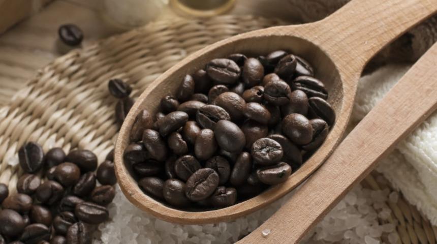 Sel&uuml;liti Yok Eden Kahveli Hindistan Cevizli Peeling