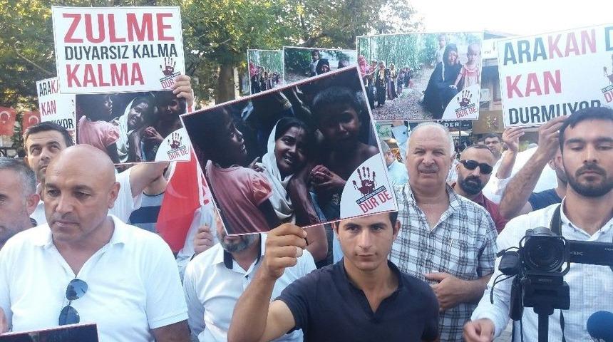Arakan&rsquo;da Yaşanan Katliam Bursa&rsquo;da Protesto Edildi