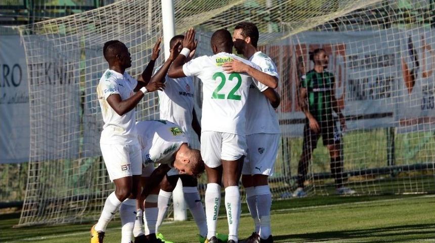 Bursaspor, Hazırlık Ma&ccedil;ında Sakaryaspor&rsquo;u Farklı Ge&ccedil;ti