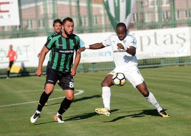 Bursaspor, Hazırlık Maçında Sakaryaspor’u Farklı Geçti