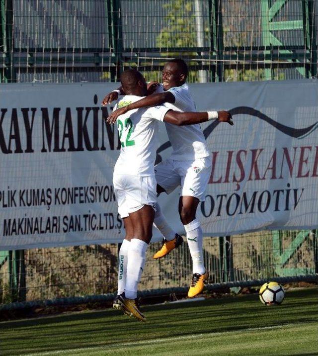 Bursaspor, Hazırlık Maçında Sakaryaspor’u Farklı Geçti