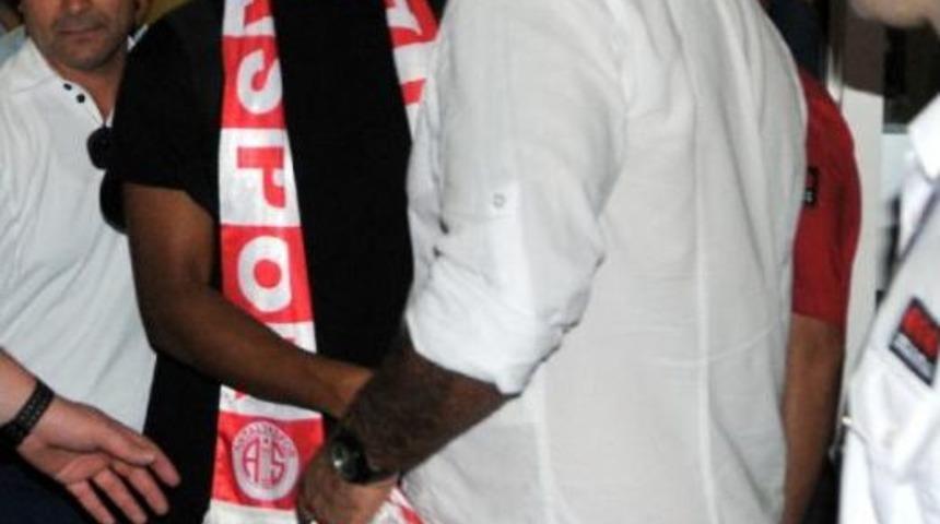 Antalyaspor, Vainqueur Ile 3 Yıllığına Anlaştı (3)