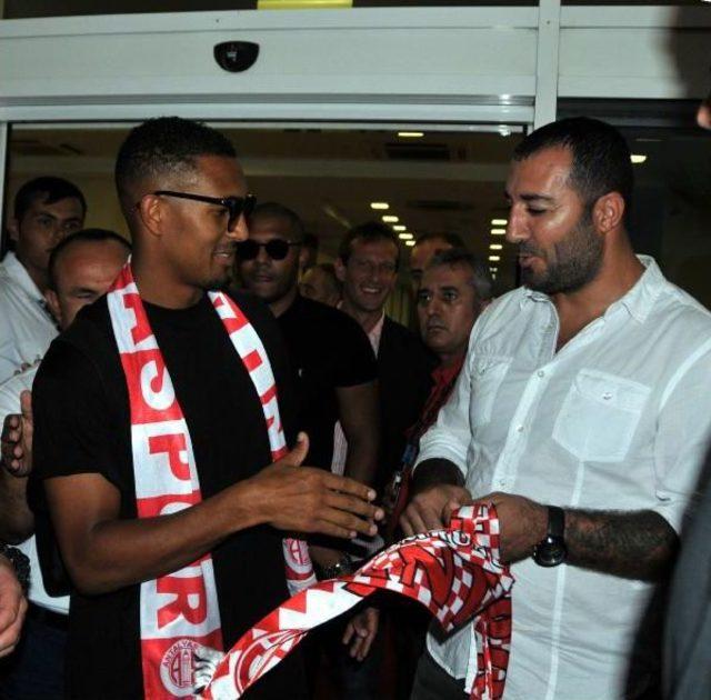 Antalyaspor, Vainqueur Ile 3 Yıllığına Anlaştı (3)