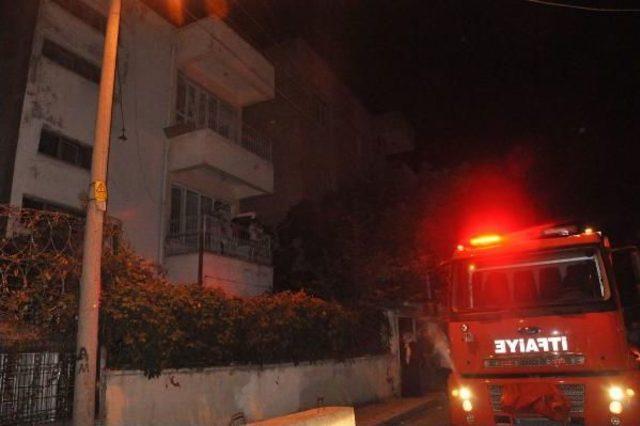 Adımayan da Ev Yangınında 2 Kişi Dumandan Etkilendi 2