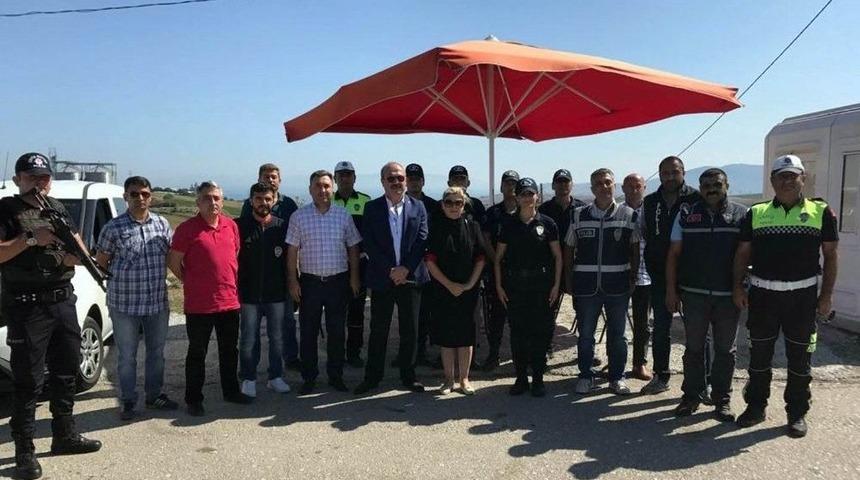 Emniyet M&uuml;d&uuml;r&uuml; G&ouml;rev Başındaki Polislerle Bayramlaştı