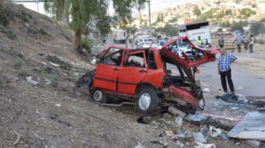İzmir&rsquo;deki Trafik Kazasında 1 Kişi Hayatını Kaybetti