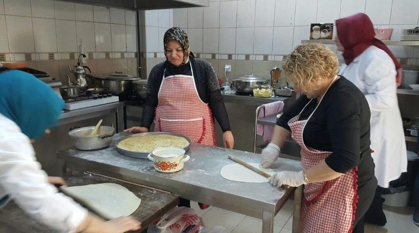 G&ouml;n&uuml;lleri Fetheden 1071 Cafe