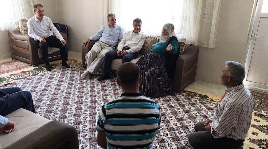 Kaymakam &Ouml;zkan&rsquo;dan Şehit Ailelerine Bayram Ziyareti