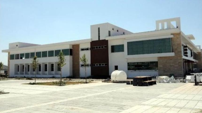 Y&uuml;z&uuml;nc&uuml; Yıl &Uuml;niversitesi'ne Modern K&uuml;t&uuml;phane