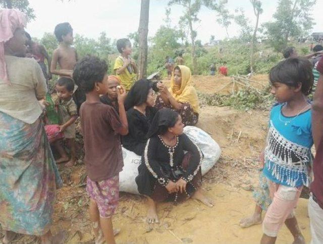 Sınırı Geçmeyi Başaran Arakanlı Müslümanlara Türk Yardım Kuruluşlarından Gıda Yardımı 1