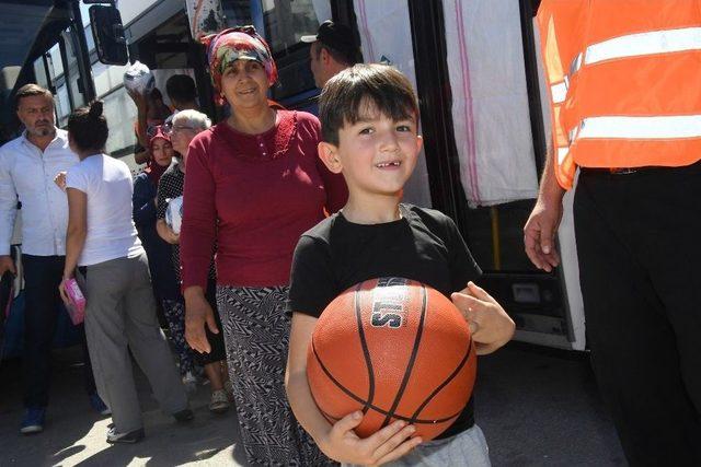 Başkan Gökçek, Bayramda Çocukları Sevindirmeye Devam Ediyor