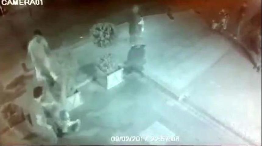 Bar Görevlisinin Öldürülme Anı Kamerada