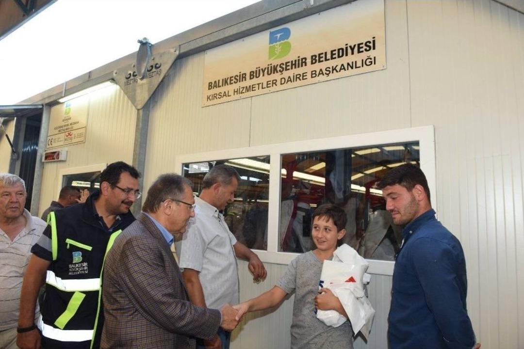 Balıkesirliler Kurban Kesimi İ&ccedil;in Mobil Mezbahaları Tercih Etti