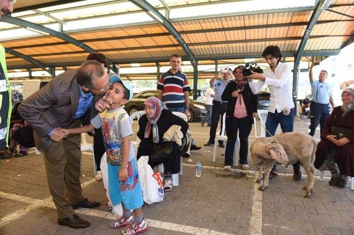 Balıkesirliler Kurban Kesimi İçin Mobil Mezbahaları Tercih Etti G2