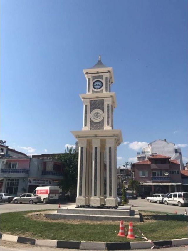 Büyükşehirden Meydanda Peyzaj Düzenlemesi