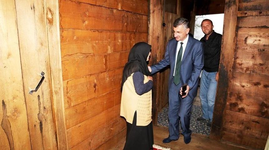 Rize Valisi Erdoğan Bektaş Bayramda Şehit Ailelerini Unutmadı