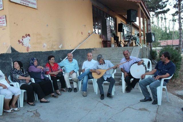 40 Yıllık Özlemlerine Bayramda Son Verdiler