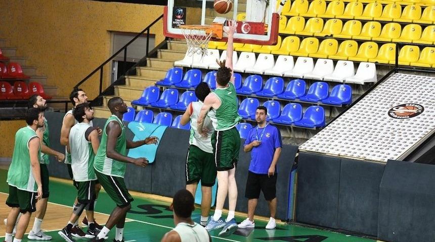 B&uuml;y&uuml;kşehir Basket Takımı Hazırlık Ma&ccedil;ları İ&ccedil;in Parkeye &Ccedil;ıkıyor