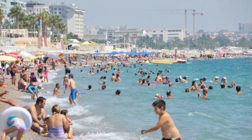 Tatilin Son G&uuml;n&uuml;n&uuml; Denizde Ge&ccedil;irdiler