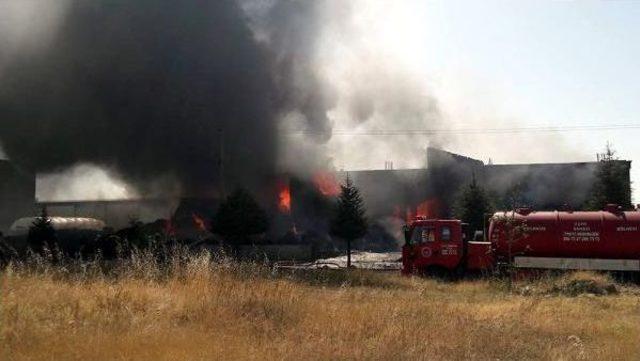 Uşak ta Iplik Fabrikasında Yangın 1