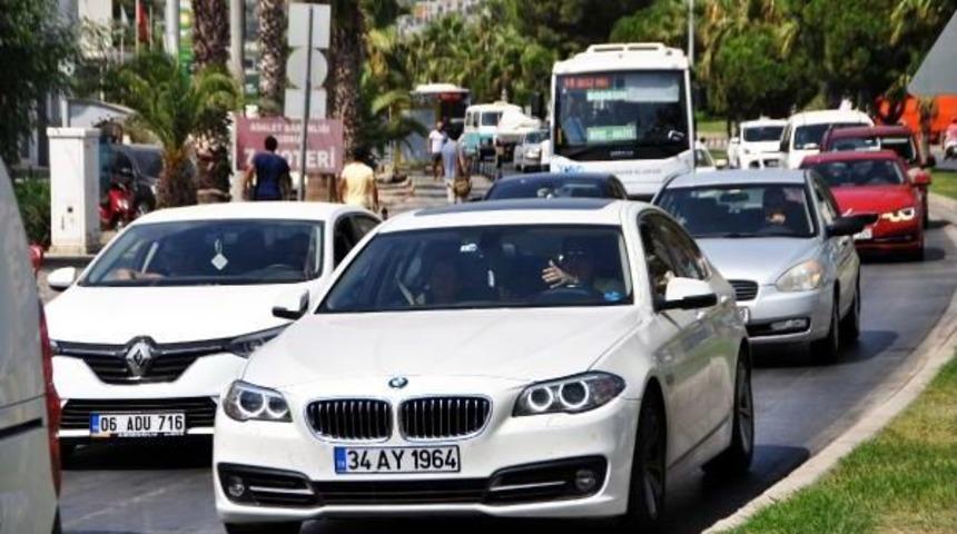 Bayramdan Sonra Bodrum'da Tatilcilerin D&ouml;n&uuml;ş Yoğunluğu