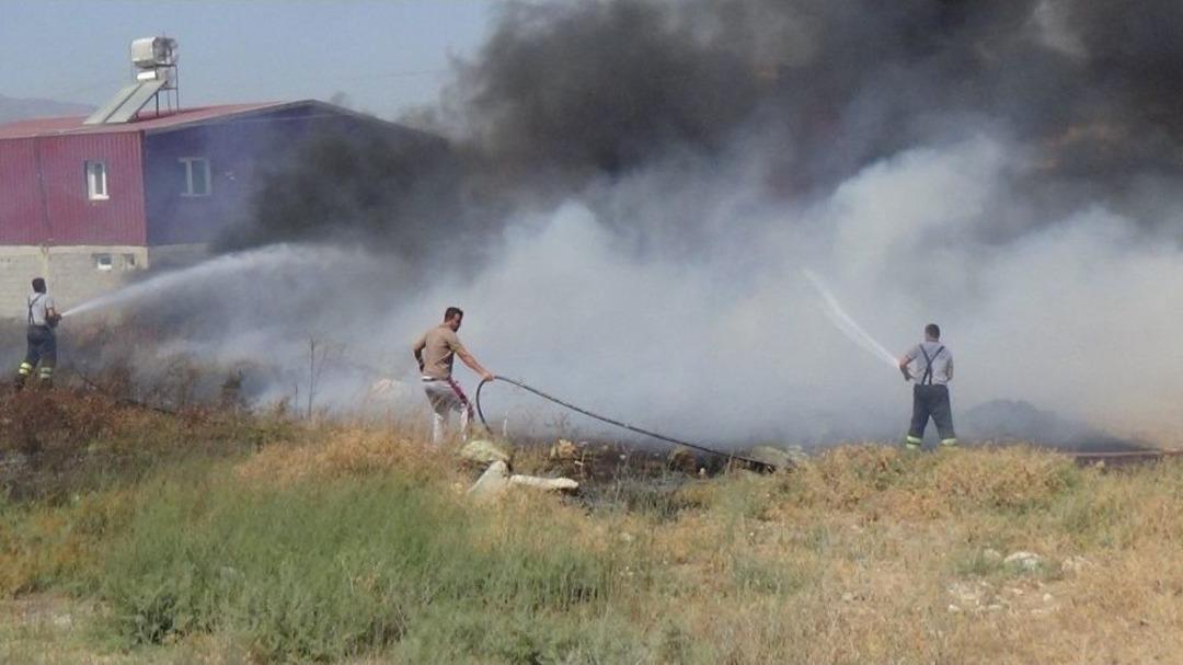 Hatay&rsquo;da İş Yeri Hurdalığında Yangın