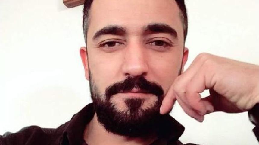 Ağaca &Ccedil;arpan Minib&uuml;s&uuml;n Şof&ouml;r&uuml; &Ouml;ld&uuml;