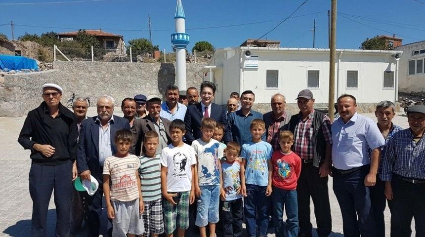 Ayvacık Kaymakamı Hakyemez Ve Afad İl M&uuml;d&uuml;r&uuml; Yılmaz Afetzedelerle Bayramlaştı