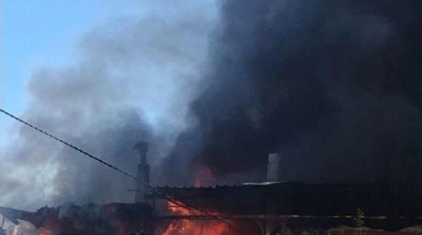 &Ccedil;atı Katında Korkutan Yangın