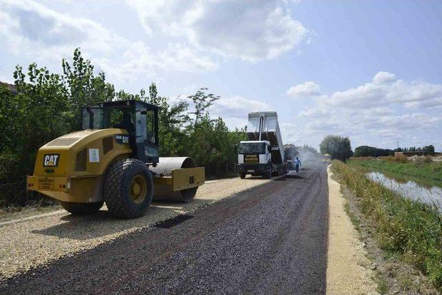 Tepebaşı Belediyesi Farklı Noktalarda Yol Çalışmalarına Devam Ediyor