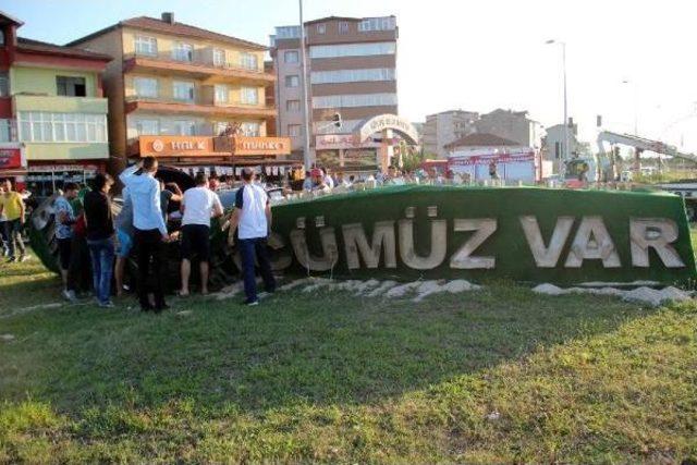 Zonguldak’Ta Iki Otomobil Çarpıştı: 3 Yaralı