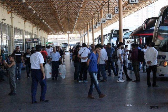 Diyarbakır Otogarı&rsquo;nda D&ouml;n&uuml;ş Yoğunluğu 1