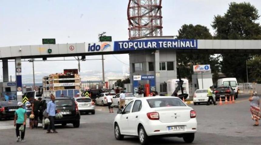 Yalova'da Tatilcilerin D&ouml;n&uuml;ş&uuml; S&uuml;r&uuml;yor